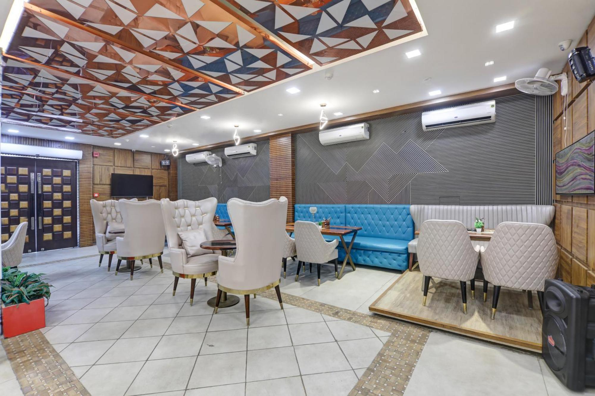 Status By Hotel The Emporio Ghaziabad Exterior photo